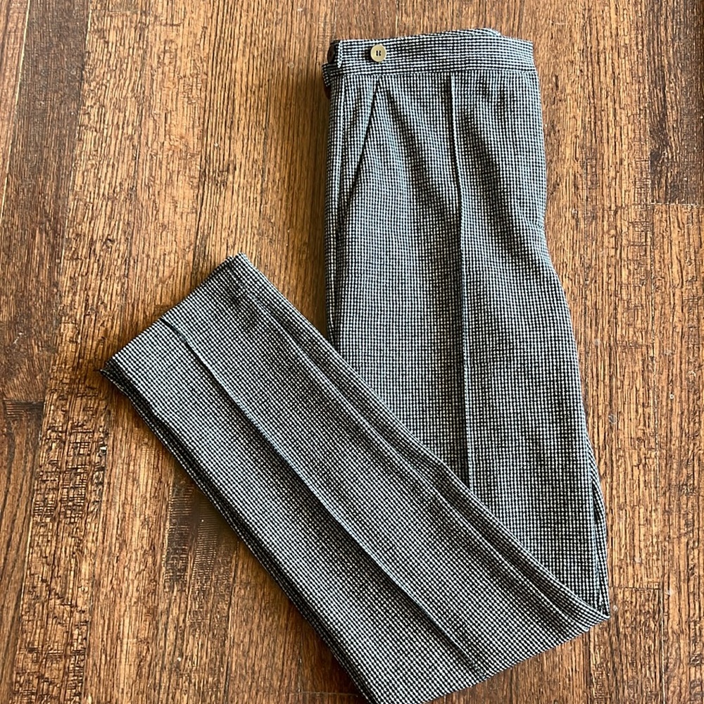 Theory Women’s Slim Pants. Black/White. SZ 00. Like new.